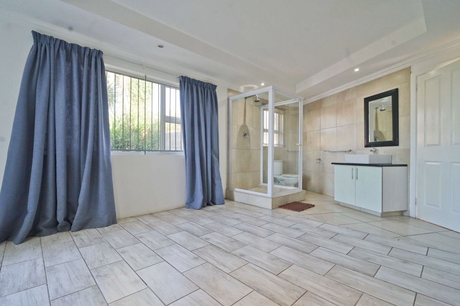 8 Bedroom Property for Sale in Winterstrand Eastern Cape